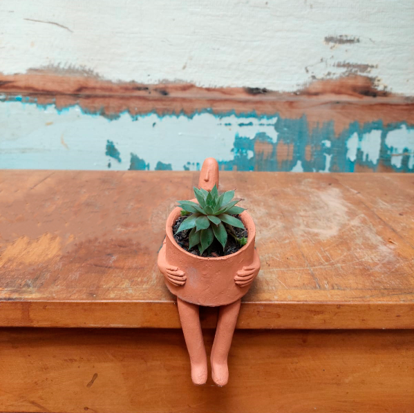 Mini Suculenta Vaso Homem segurando P